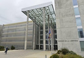 Entrada a la Ciudad de la Justicia de Murcia, en una imagen de archivo.
