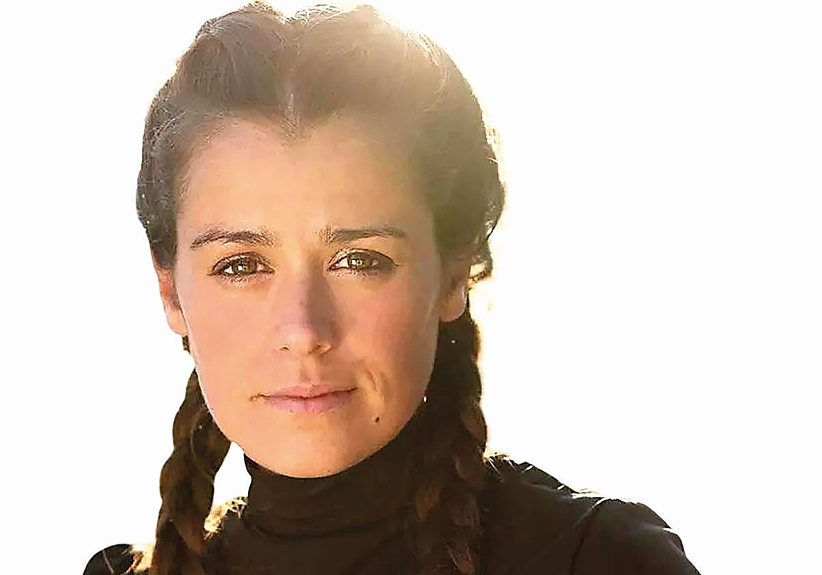 Isabel Aaiún presenta en Murcia su primer trabajo: 'La potra salvaje'