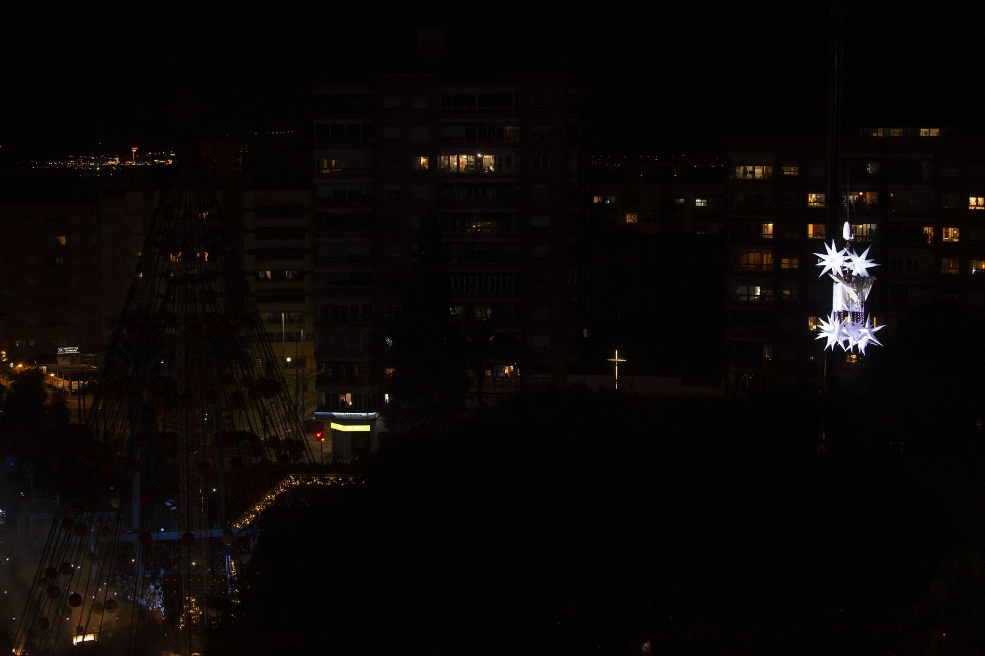 El encendido del Gran Árbol de Navidad de Murcia, en imágenes