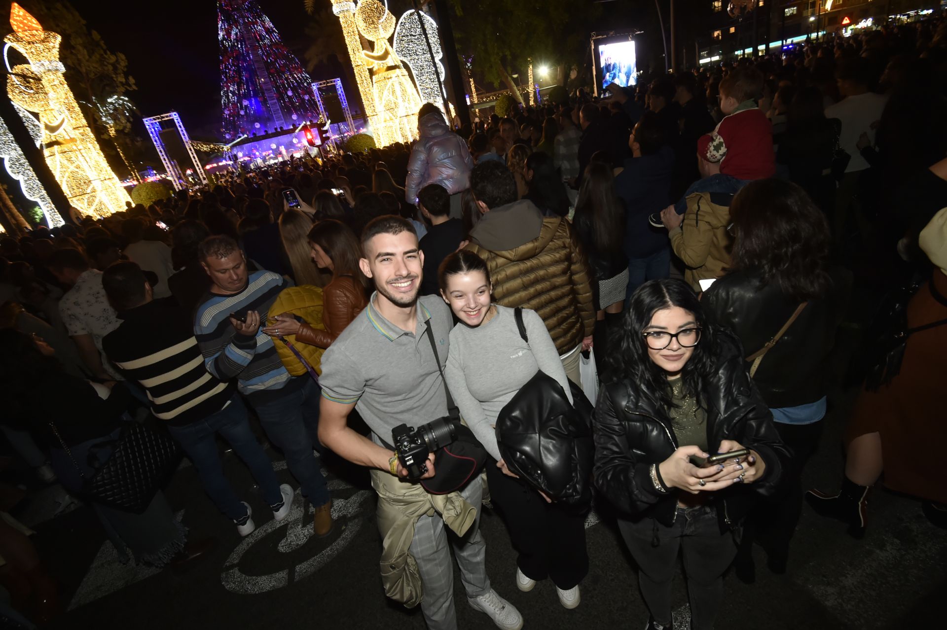 El encendido del Gran Árbol de Navidad de Murcia, en imágenes