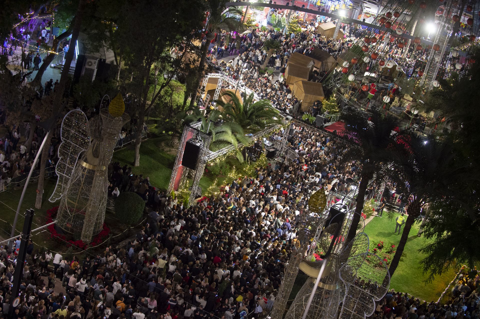 El encendido del Gran Árbol de Navidad de Murcia, en imágenes