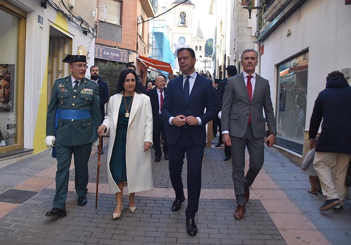 El coronel jefe de la Comandancia de la Guardia Civil de Madrid, Diego Pérez de los Cobos; la alcaldesa de Yecla, María Remedios Lajara; el consejero de Presidencia, Marcos Ortuño, y el director general de Emergencias, Pedro Vicente Martínez.