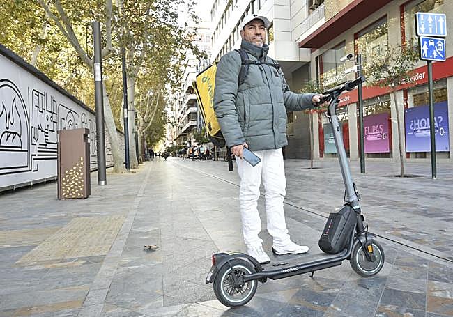 Óscar, 'rider' colombiano de 51 años, en Alfonso X.
