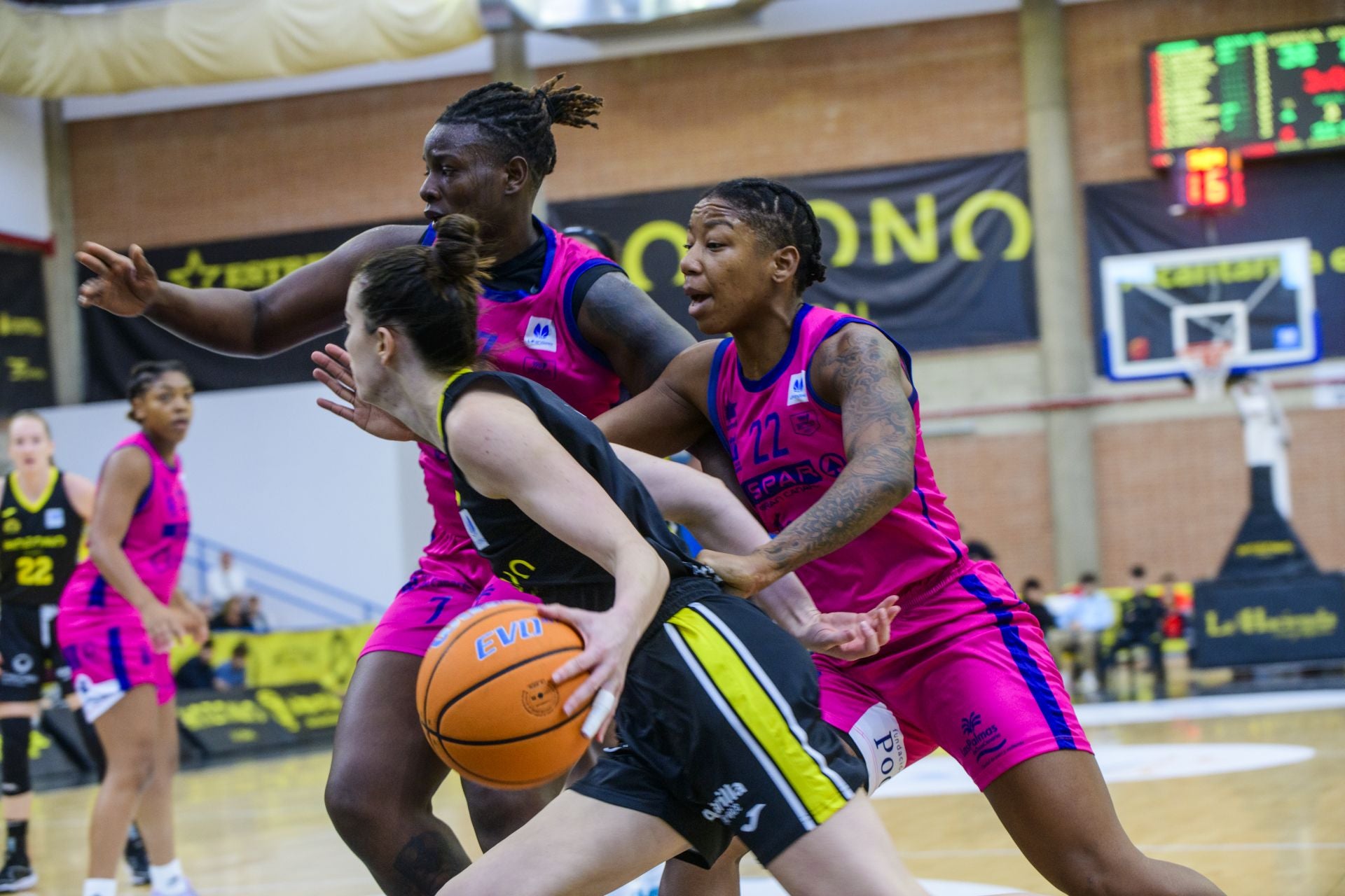 La victoria del Hozono Global Jairis ante el Spar Gran Canaria, en imágenes