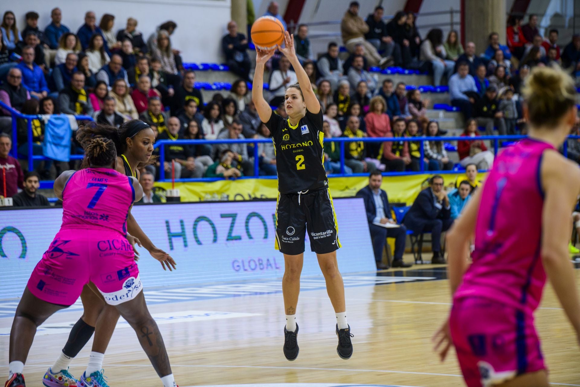 La victoria del Hozono Global Jairis ante el Spar Gran Canaria, en imágenes