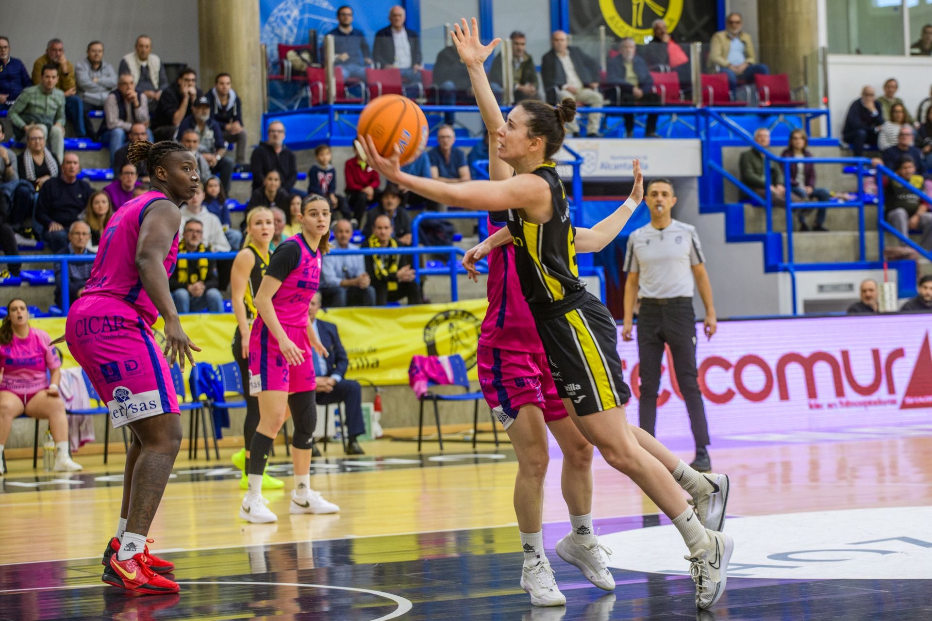 La victoria del Hozono Global Jairis ante el Spar Gran Canaria, en imágenes