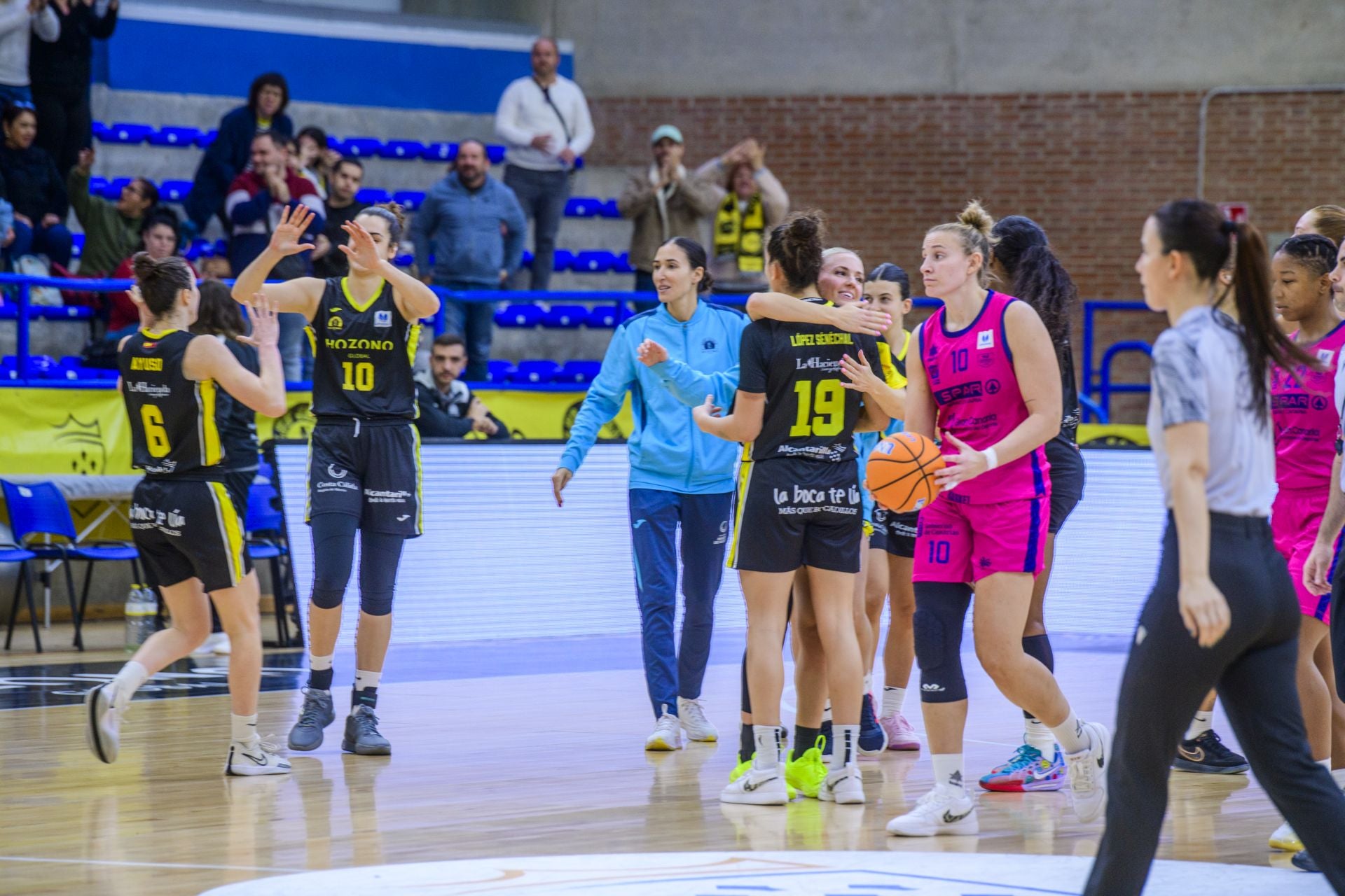 La victoria del Hozono Global Jairis ante el Spar Gran Canaria, en imágenes