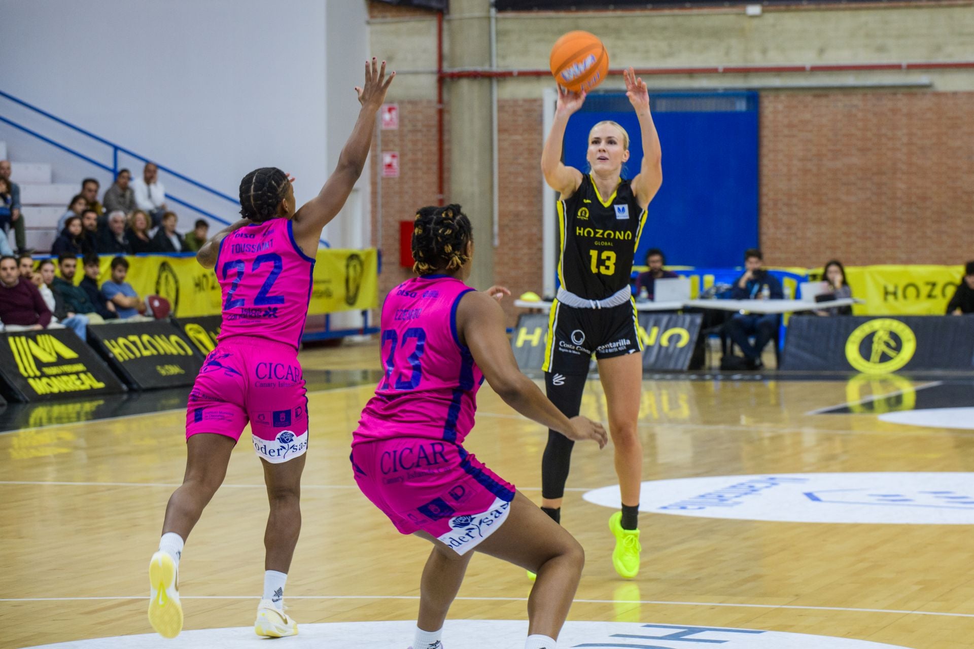 La victoria del Hozono Global Jairis ante el Spar Gran Canaria, en imágenes