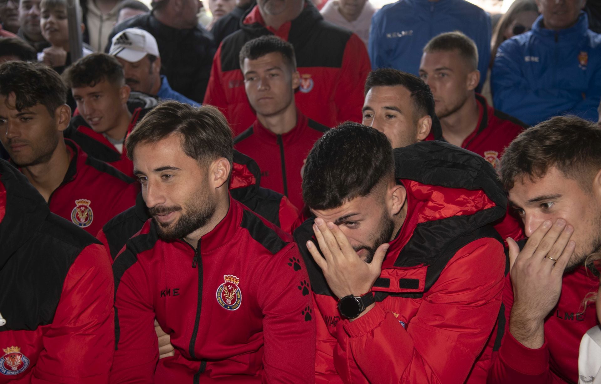 La afición y los jugadores de la Minera descubren a su rival en la Copa del Rey