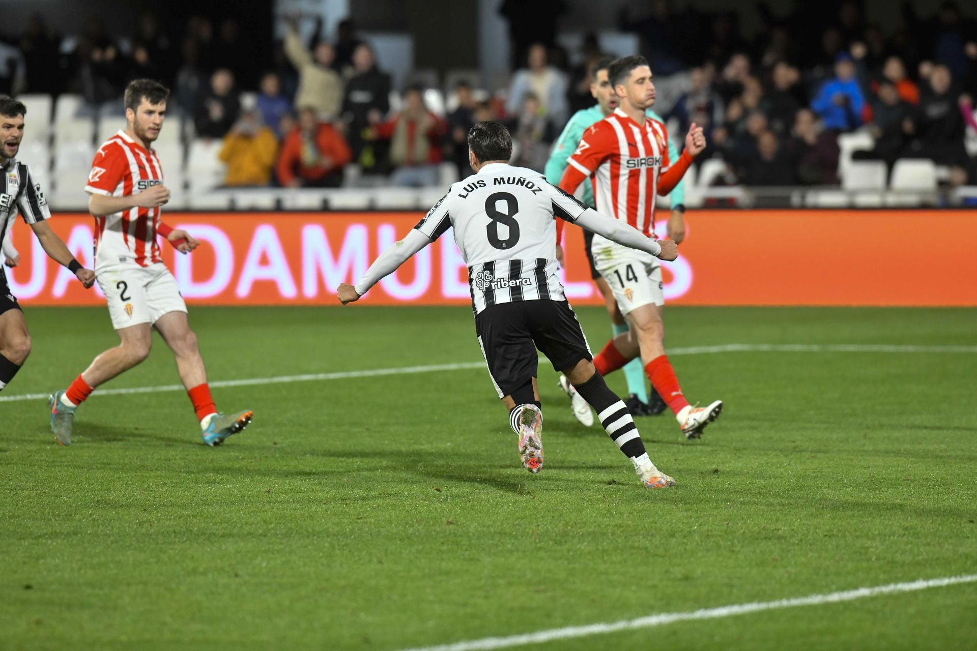 Las imágenes de la victoria del Cartagena frente al Sporting (1-0)