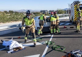 Bomberos de Murcia en el simulacro de emergencia extrema.