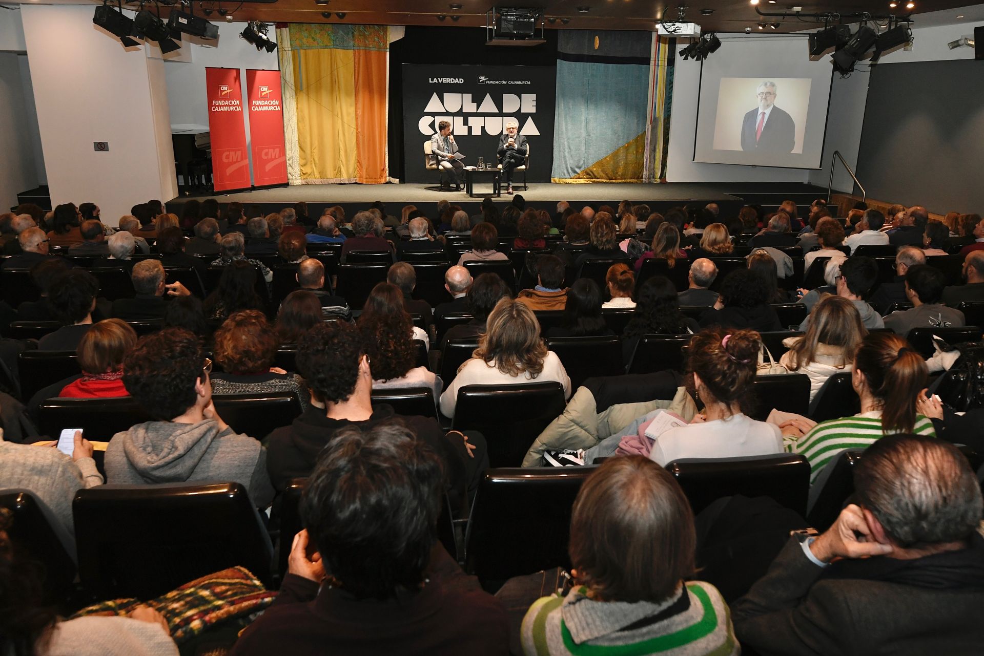 Las imágenes de Miguel Falomir en el Aula de Cultura de LA VERDAD