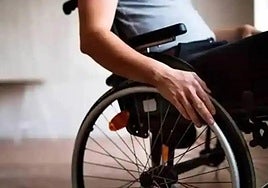 Un hombre en silla de ruedas, en una imagen de archivo.