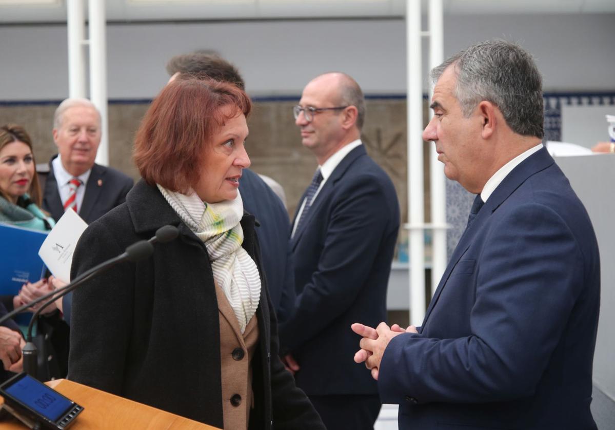 María Marín y el consejero Vázquez, este viernes, antes del inicio del Pleno,