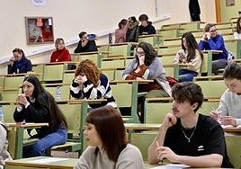 Las oposiciones de la Administración General del Estado en la Región de Murcia, en imágenes