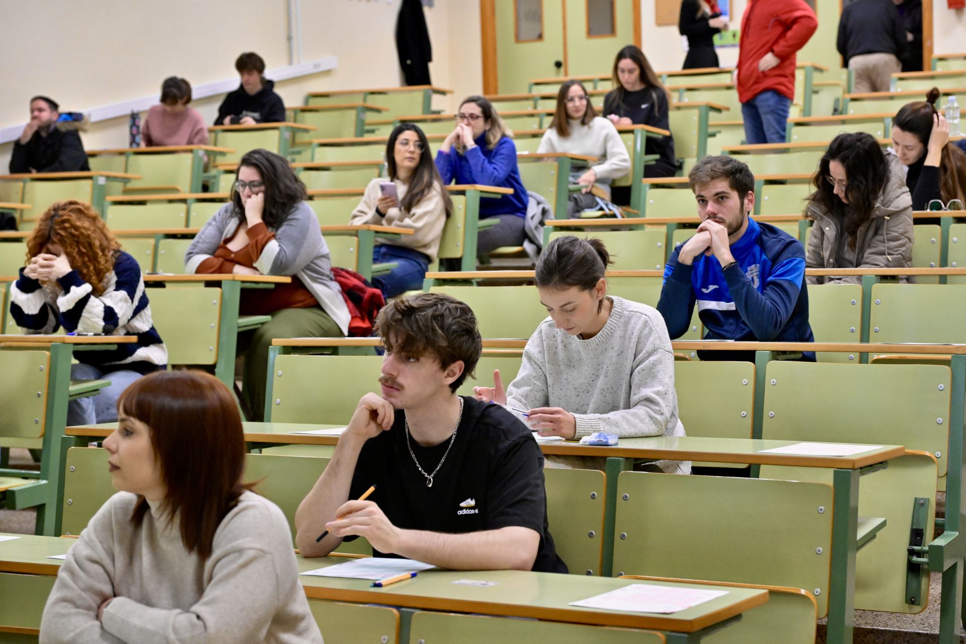 Las oposiciones de la Administración General del Estado en la Región de Murcia, en imágenes