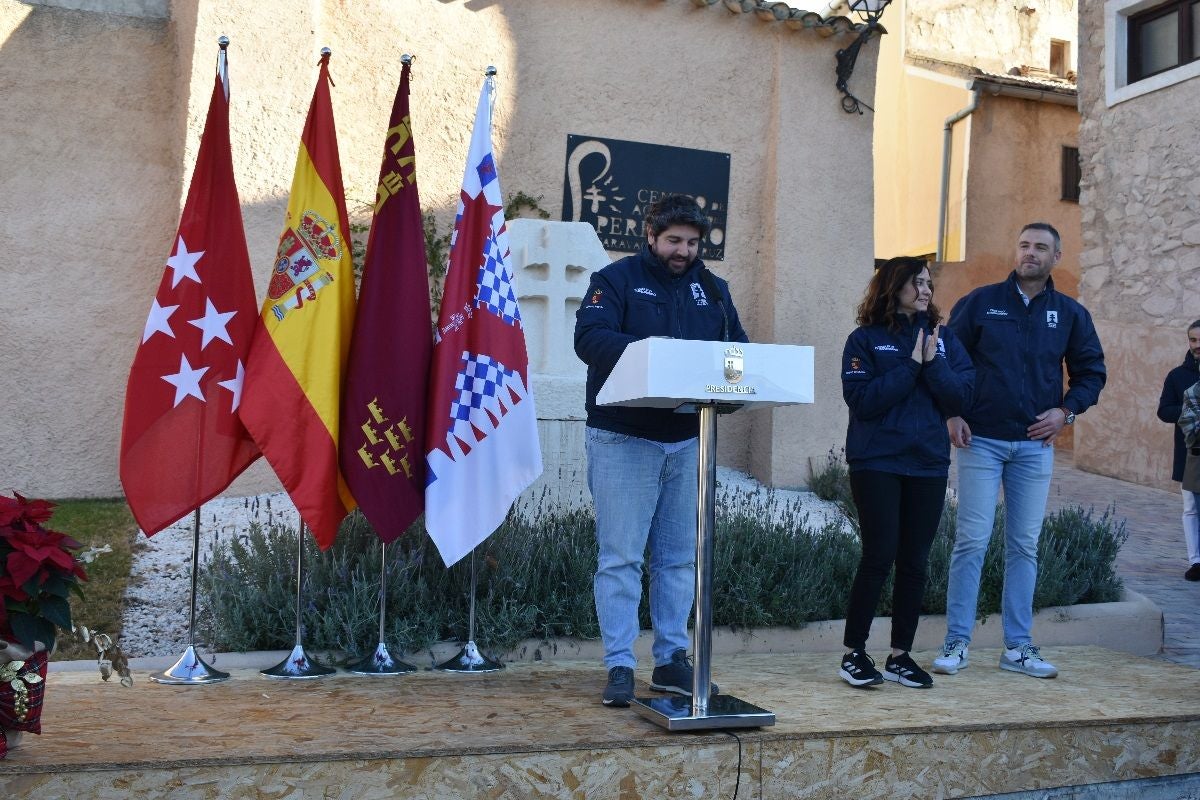 Imágenes de la visita de Díaz Ayuso - I Centro de Acogida