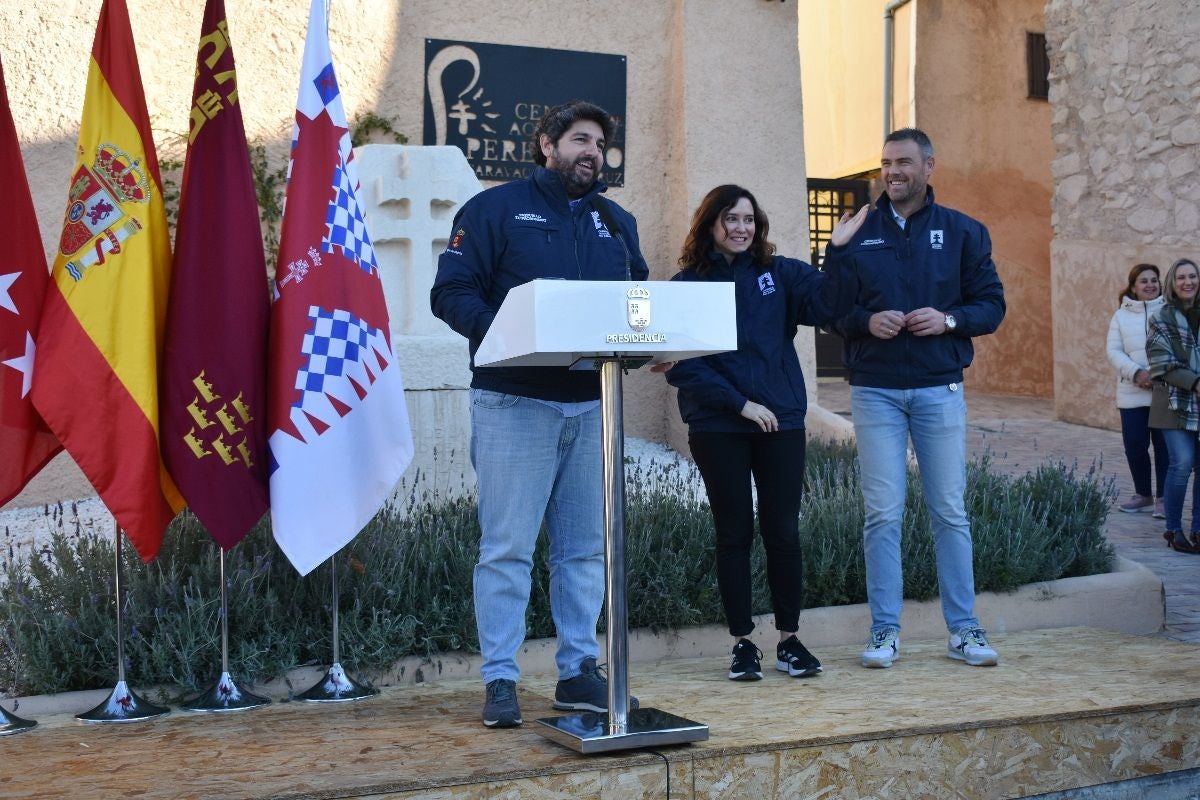 Imágenes de la visita de Díaz Ayuso - I Centro de Acogida