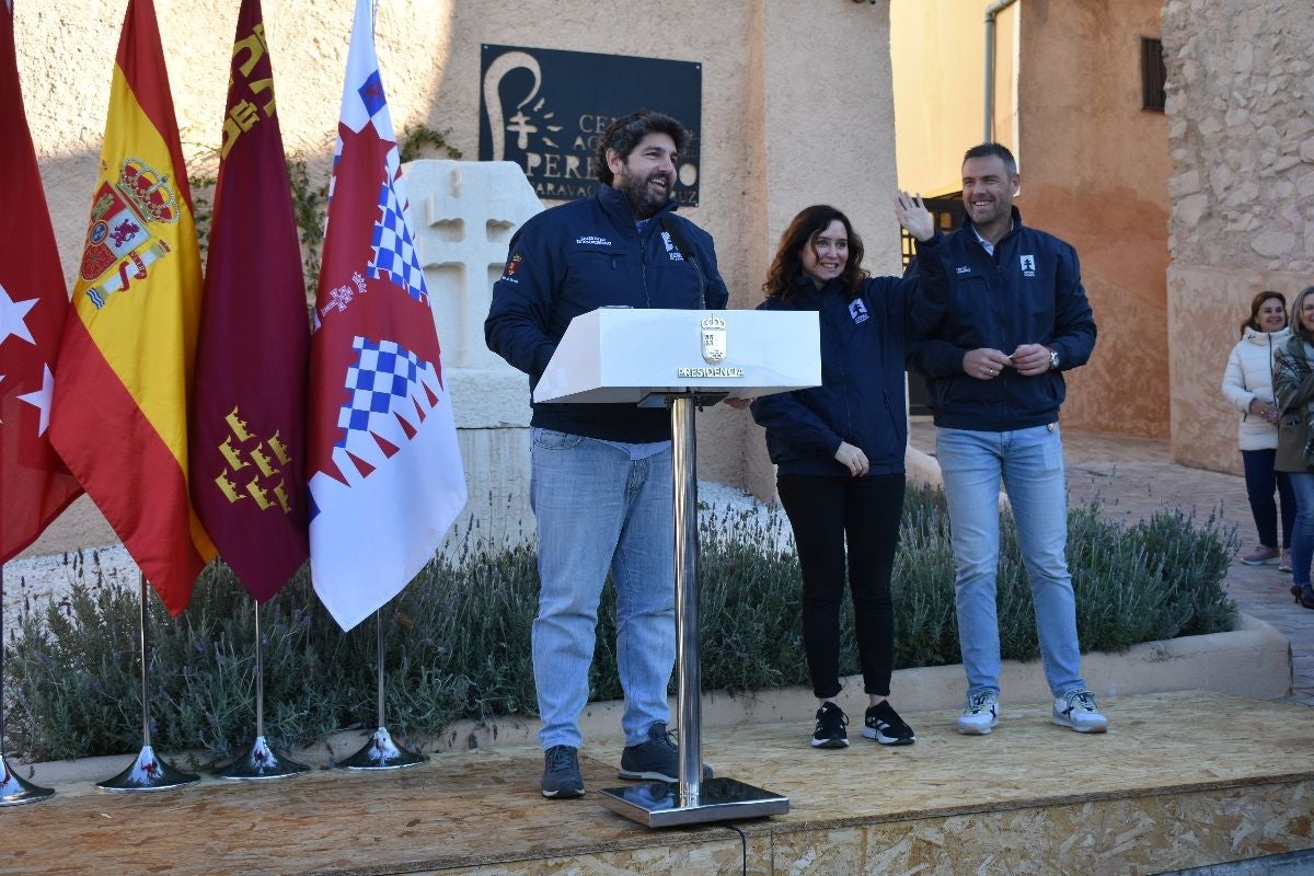 Imágenes de la visita de Díaz Ayuso - I Centro de Acogida