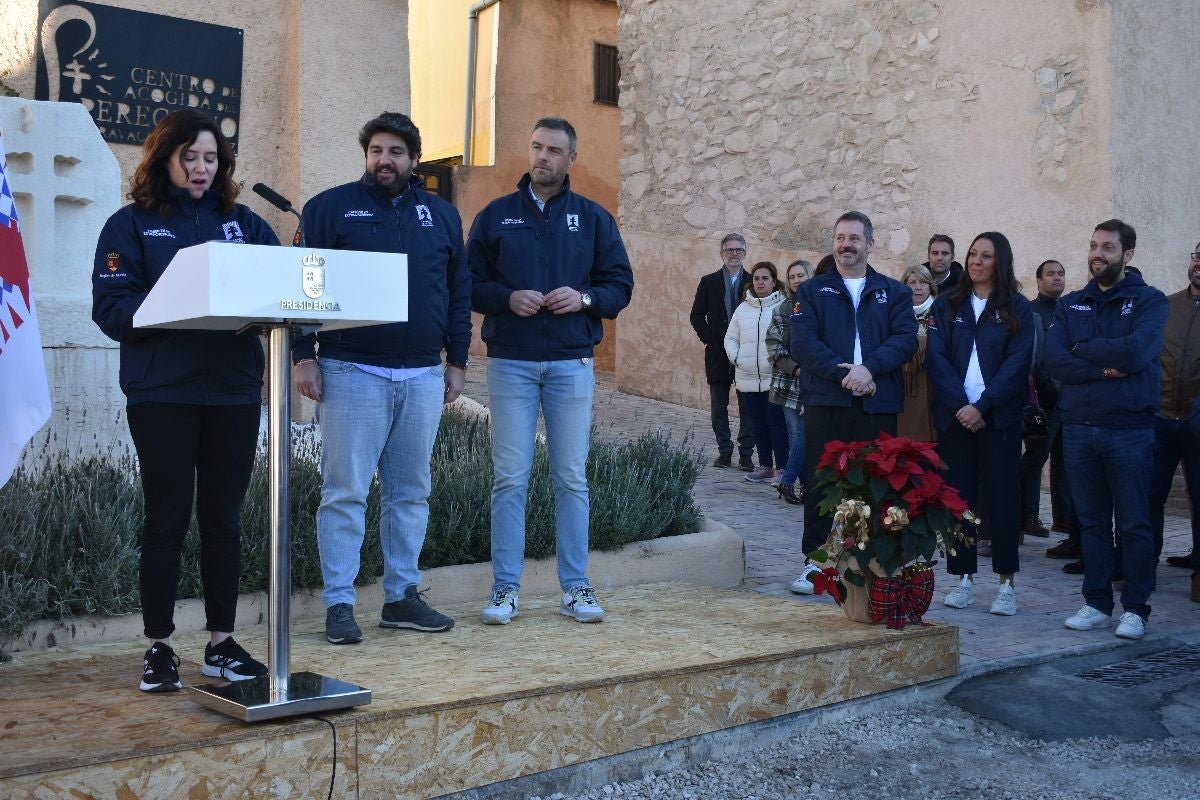 Imágenes de la visita de Díaz Ayuso - I Centro de Acogida