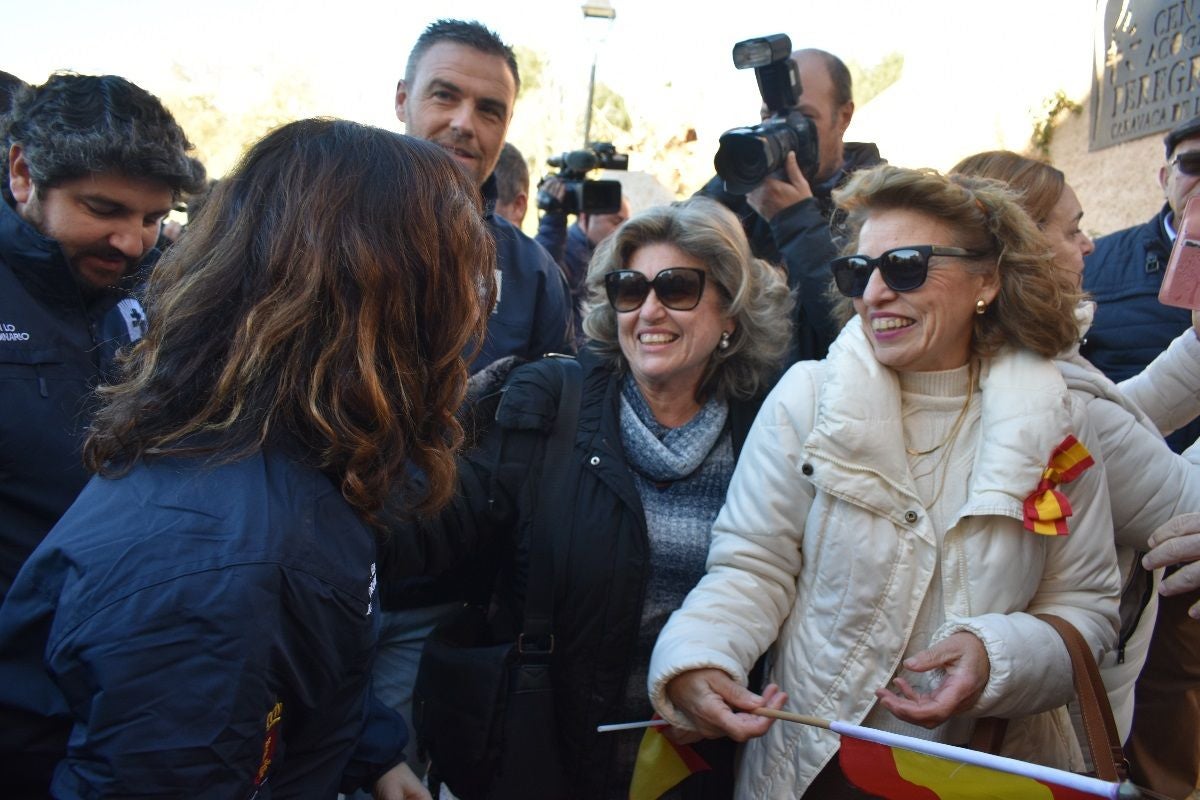 Imágenes de la visita de Díaz Ayuso - I Centro de Acogida