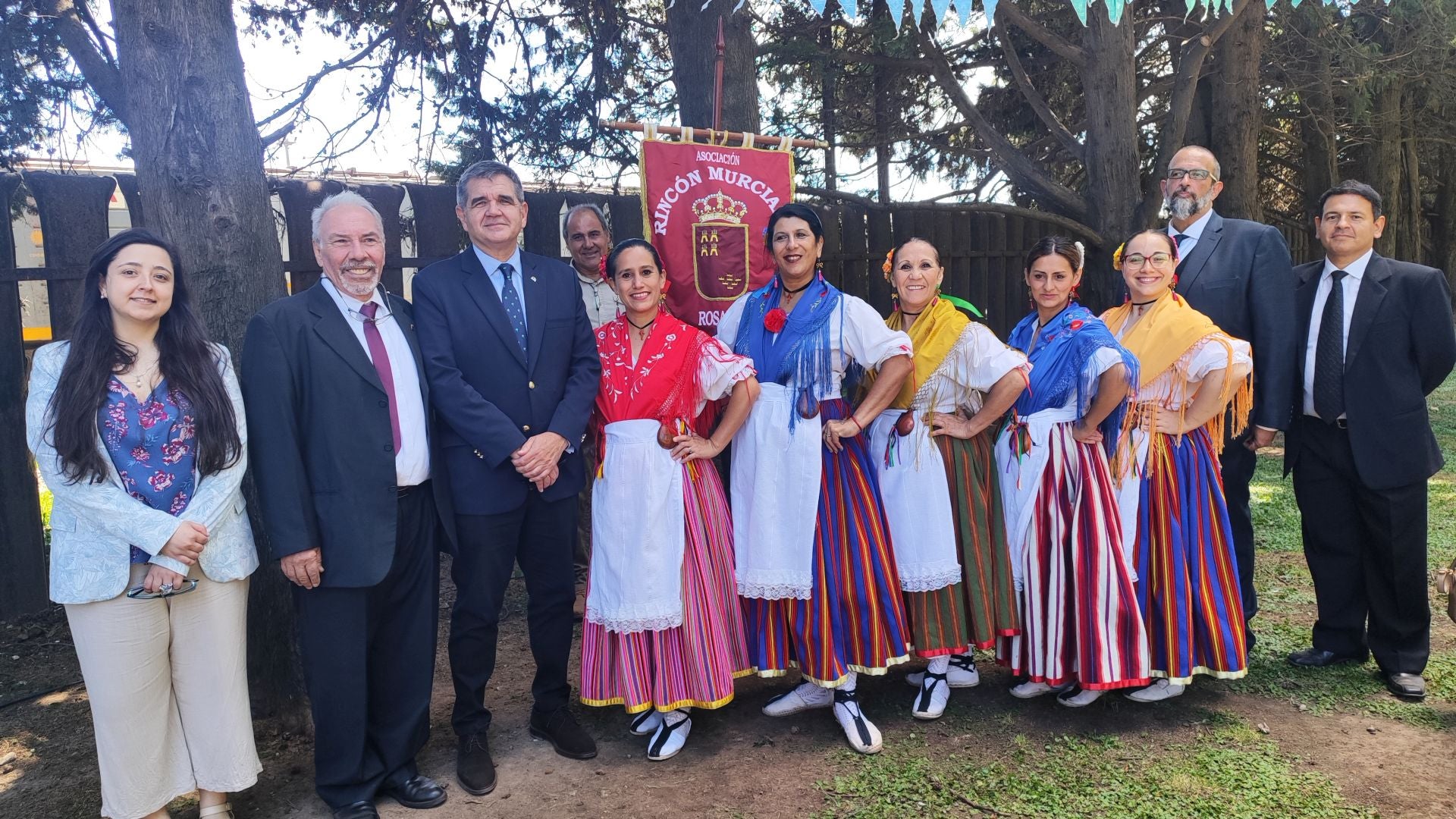 Las imágenes de la inauguración de una plaza para la Región de Murcia en Argentina