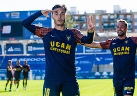 Ale Marín, jugador del UCAM, tras un gol ante el Don Benito.