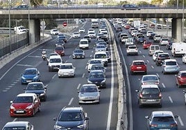 Varios coches en una autovía de la Región de Murcia, en una imagen de archivo.