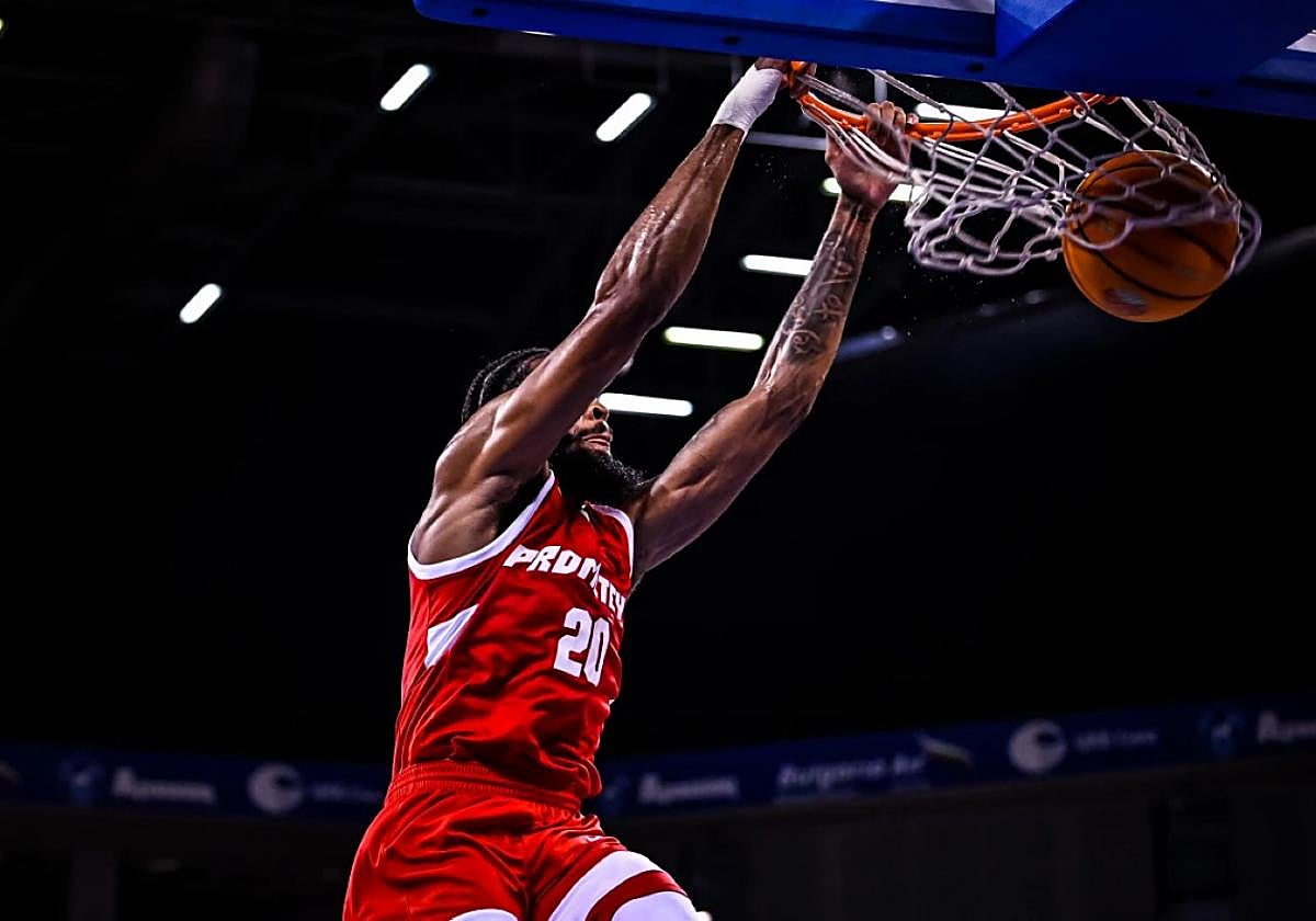 Mate a dos manos de DJ Stephens en sus días en el Prometey.