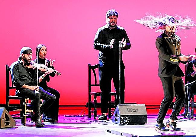 El bailaor Daniel Caballero en un momento de su espectáculo.