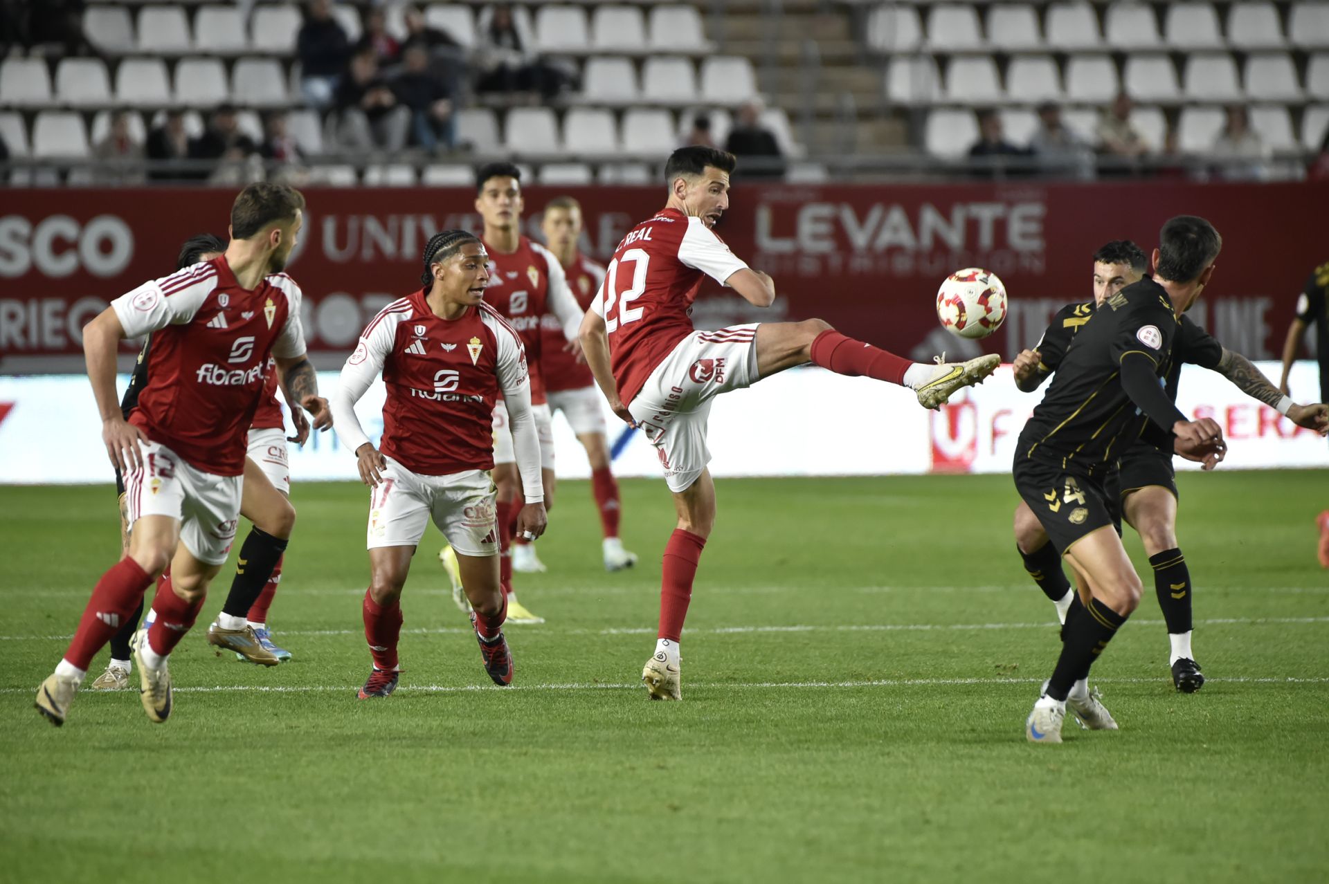 El empate del Real Murcia frente al Intercity, en imágenes