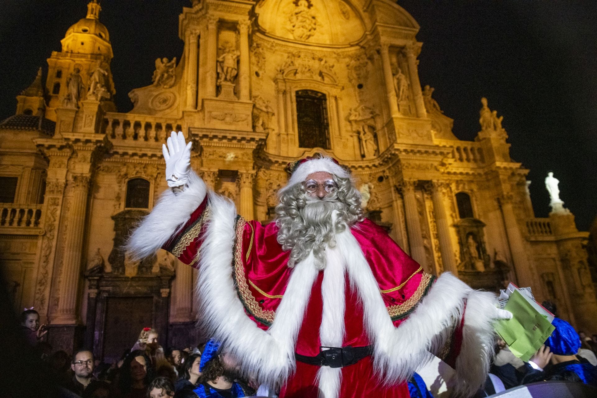 Las imágenes de la llegada de Papá Noel a Murcia