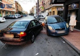 Imagen del coche estrellado contra una farola en Puente Tocinos.