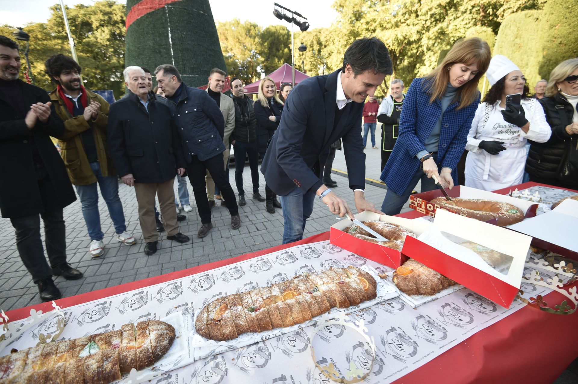 Un roscón de Reyes de 155 metros en Molina de Segura
