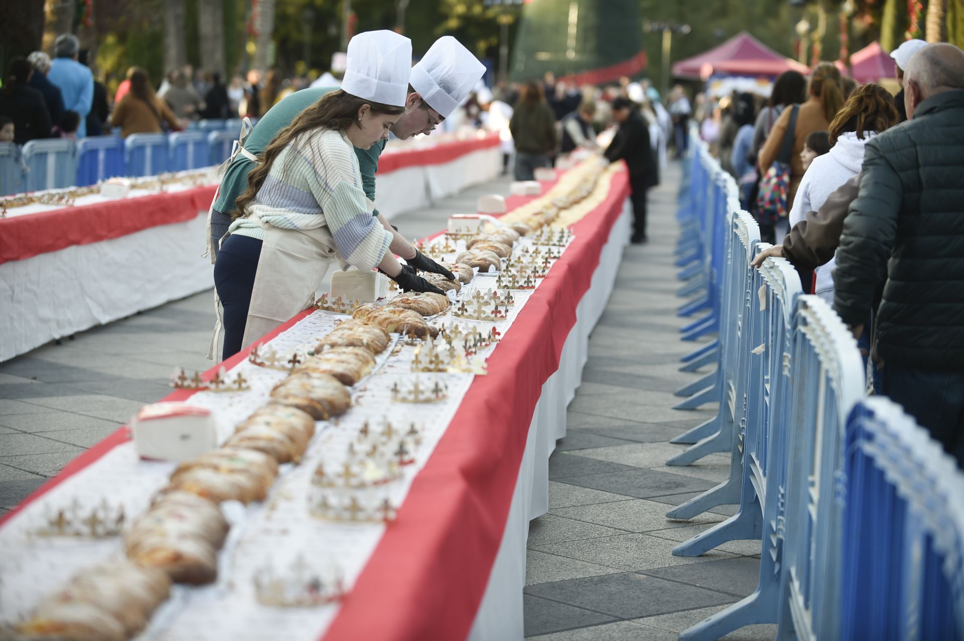 Un roscón de Reyes de 155 metros en Molina de Segura