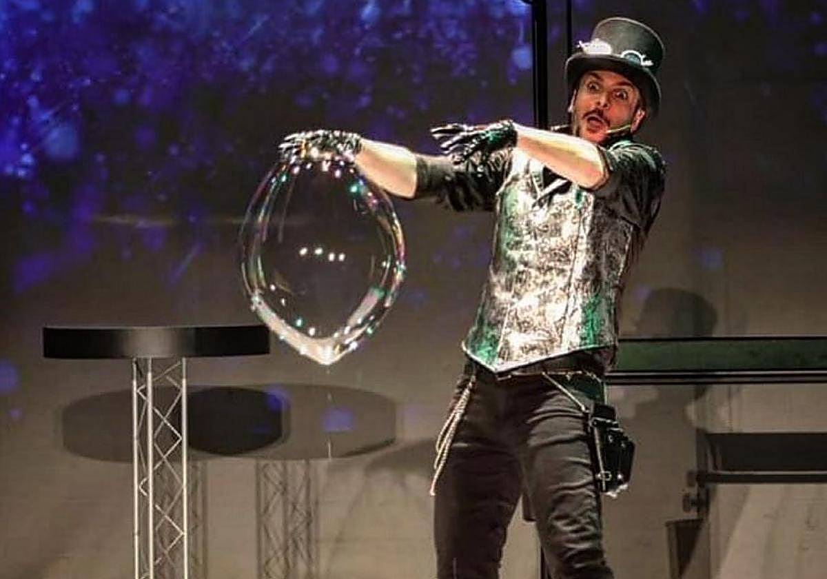 El artista Pierpaolo Laconi.