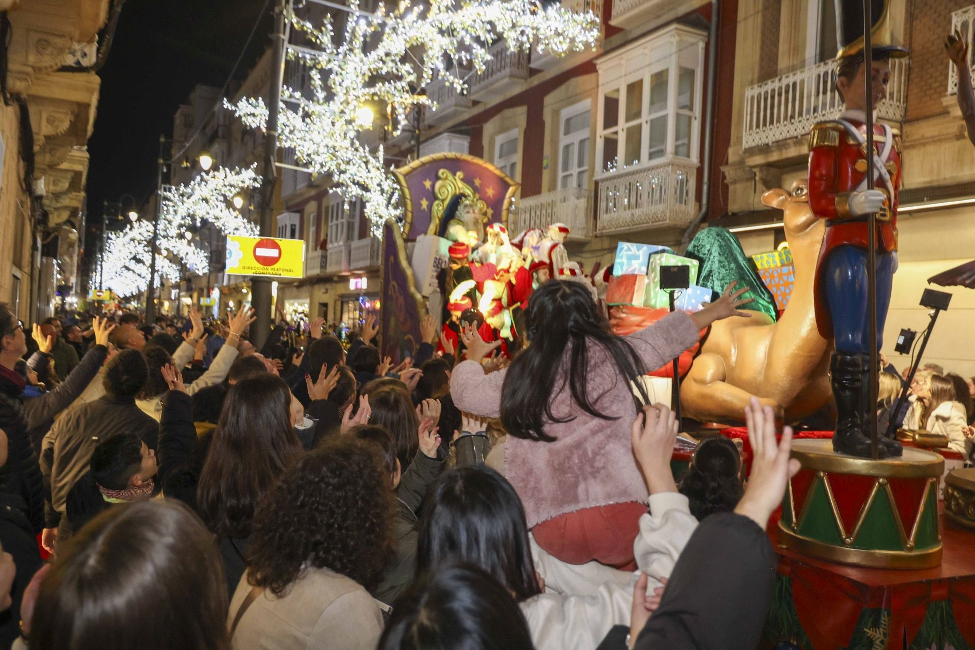 La cabalgata de los Reyes Magos en Cartagena, en imágenes