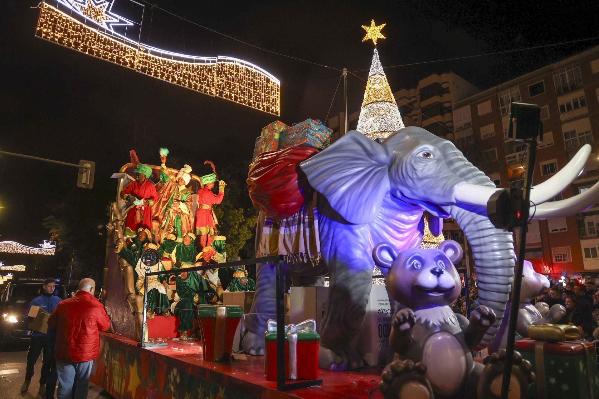 La cabalgata de los Reyes Magos en Cartagena, en imágenes