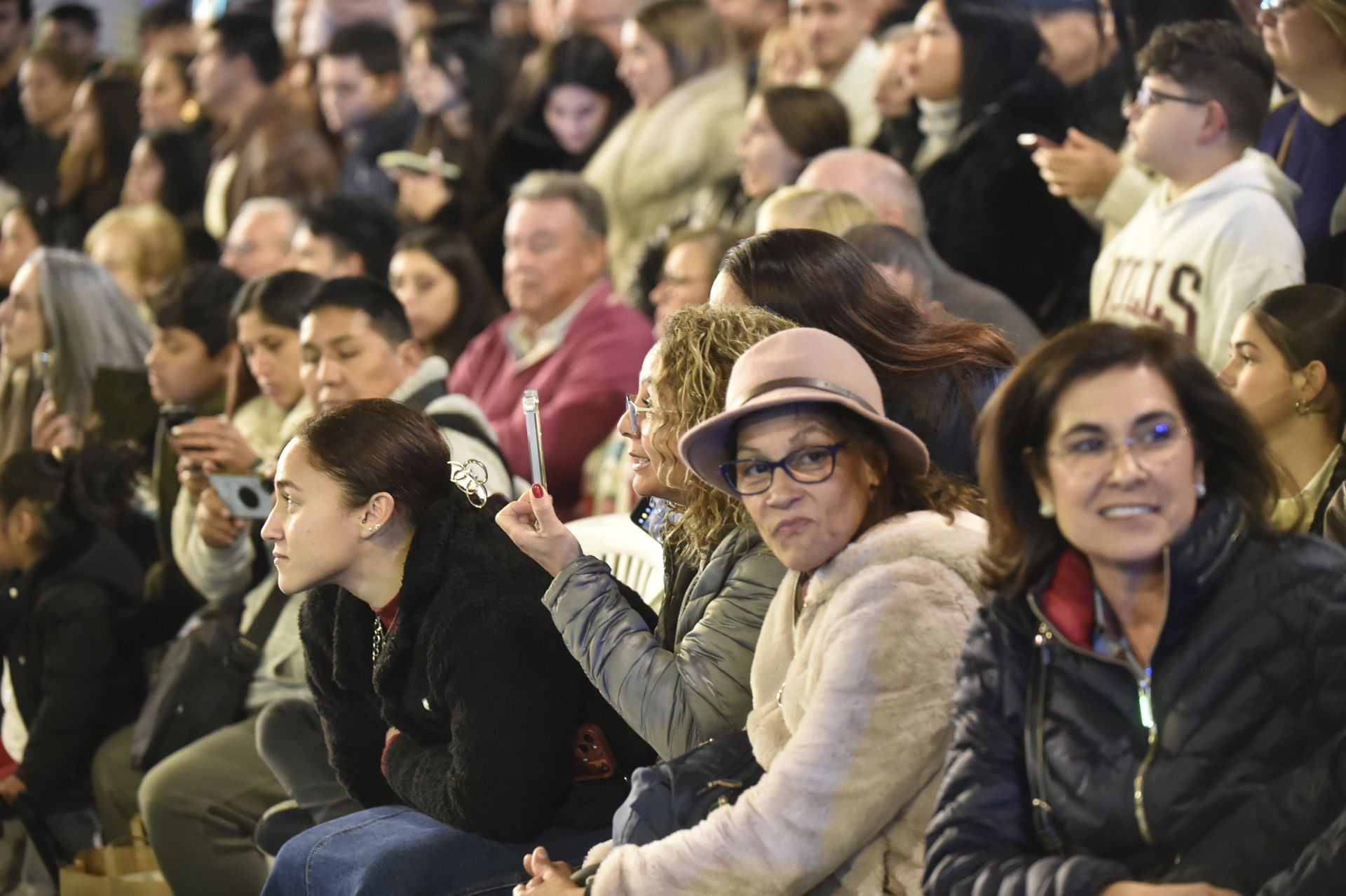 La cabalgata de los Reyes Magos en Murcia, en imágenes