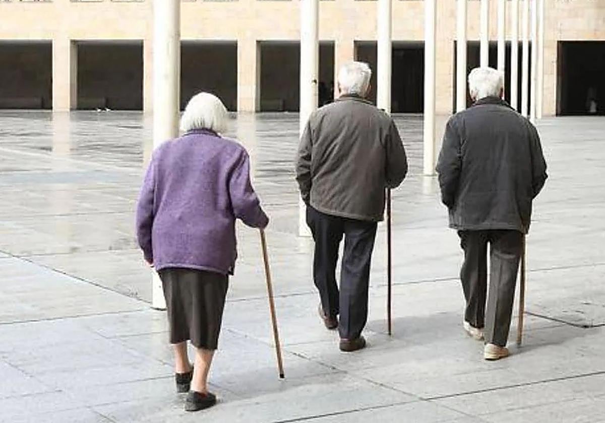 Un grupo de tres jubilados, en una imagen de archivo.
