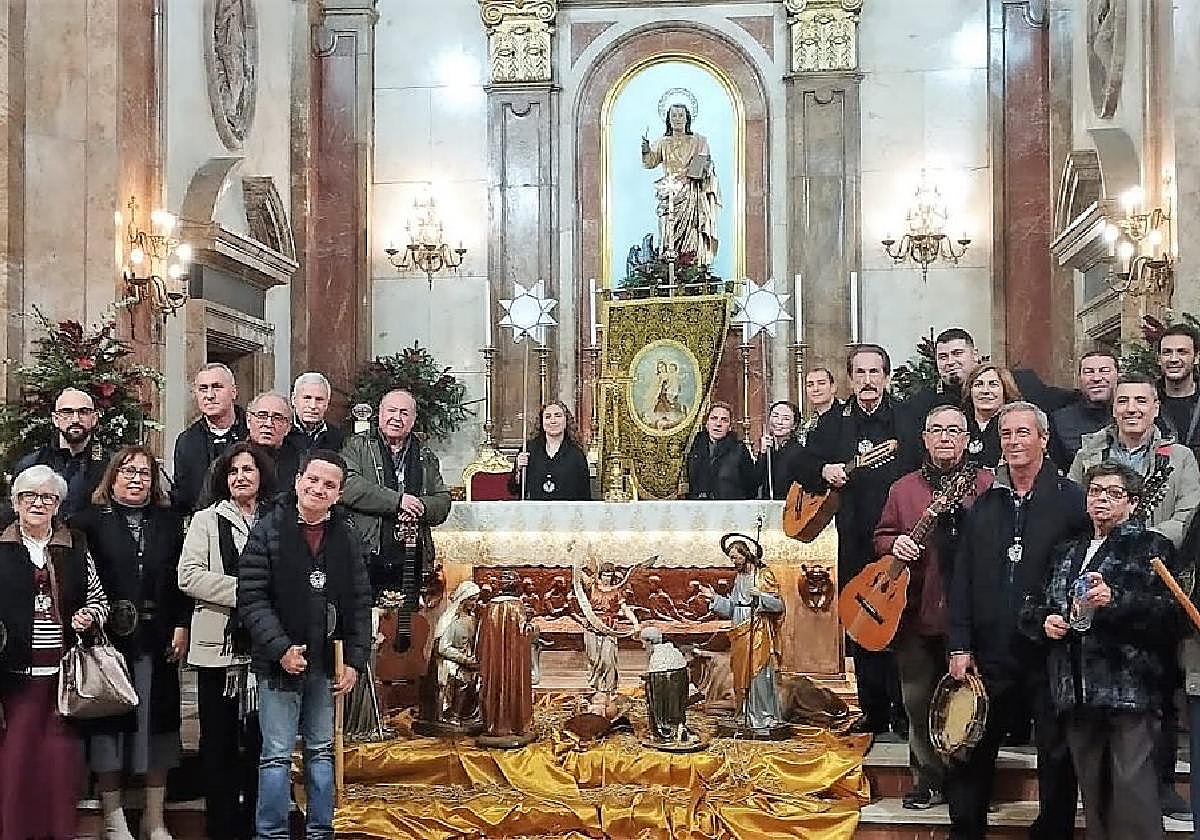 Las cuadrillas de Blanca en la iglesia de San Juan.