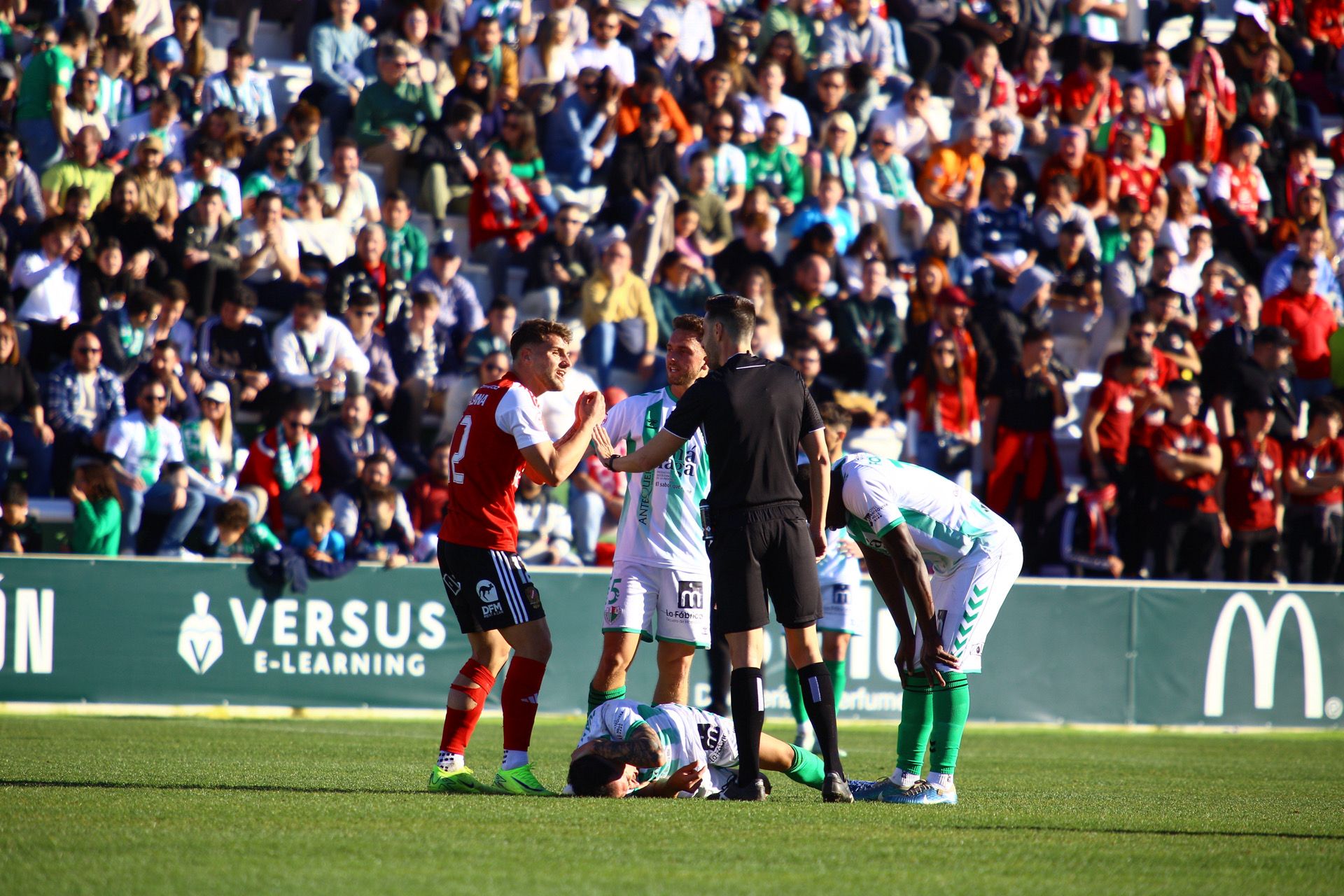 La derrota del Real Murcia frente al Antequera, en imágenes