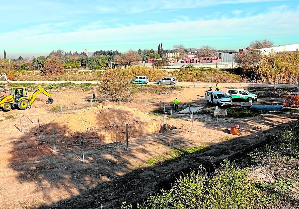 Las obras han comenzado en el paraje de El Soto, donde se proyecta un parque inundable junto al río Segura.