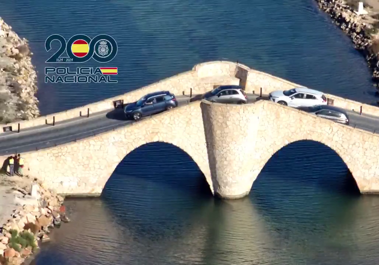 El momento del arresto, en el Puente de la Risa.