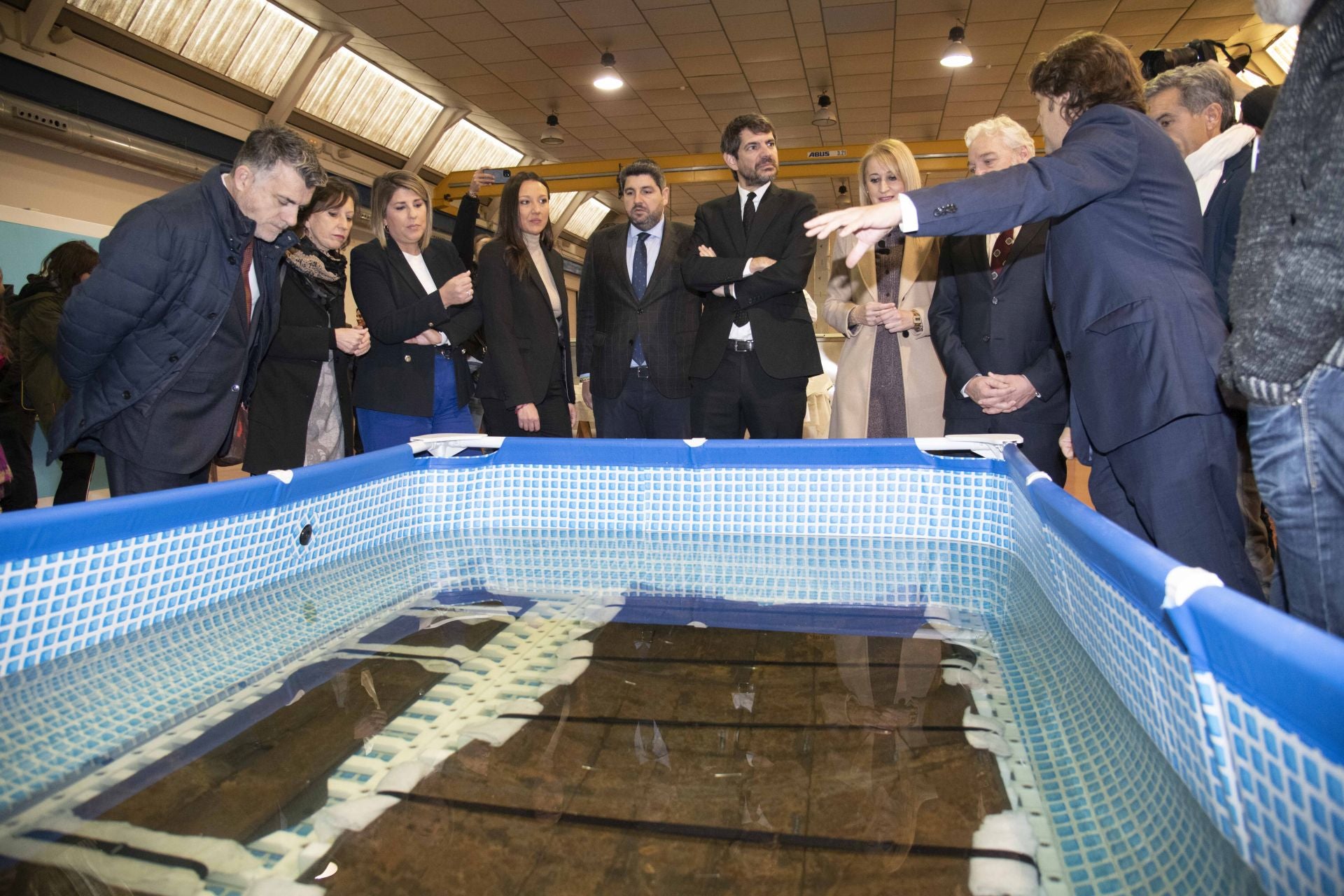 El ministro de Cultura visita los restos del barco fenicio &#039;Mazarrón II&#039; en el ARQVA de Cartagena, en imágenes