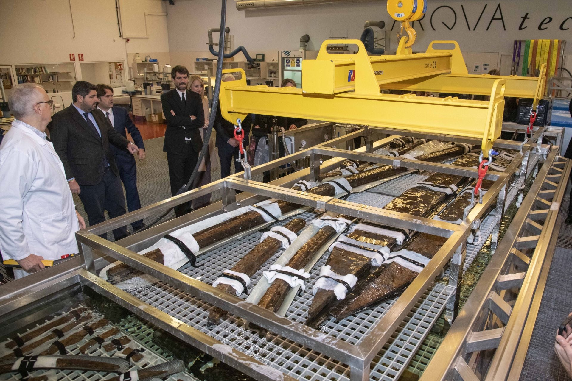 El ministro de Cultura visita los restos del barco fenicio &#039;Mazarrón II&#039; en el ARQVA de Cartagena, en imágenes