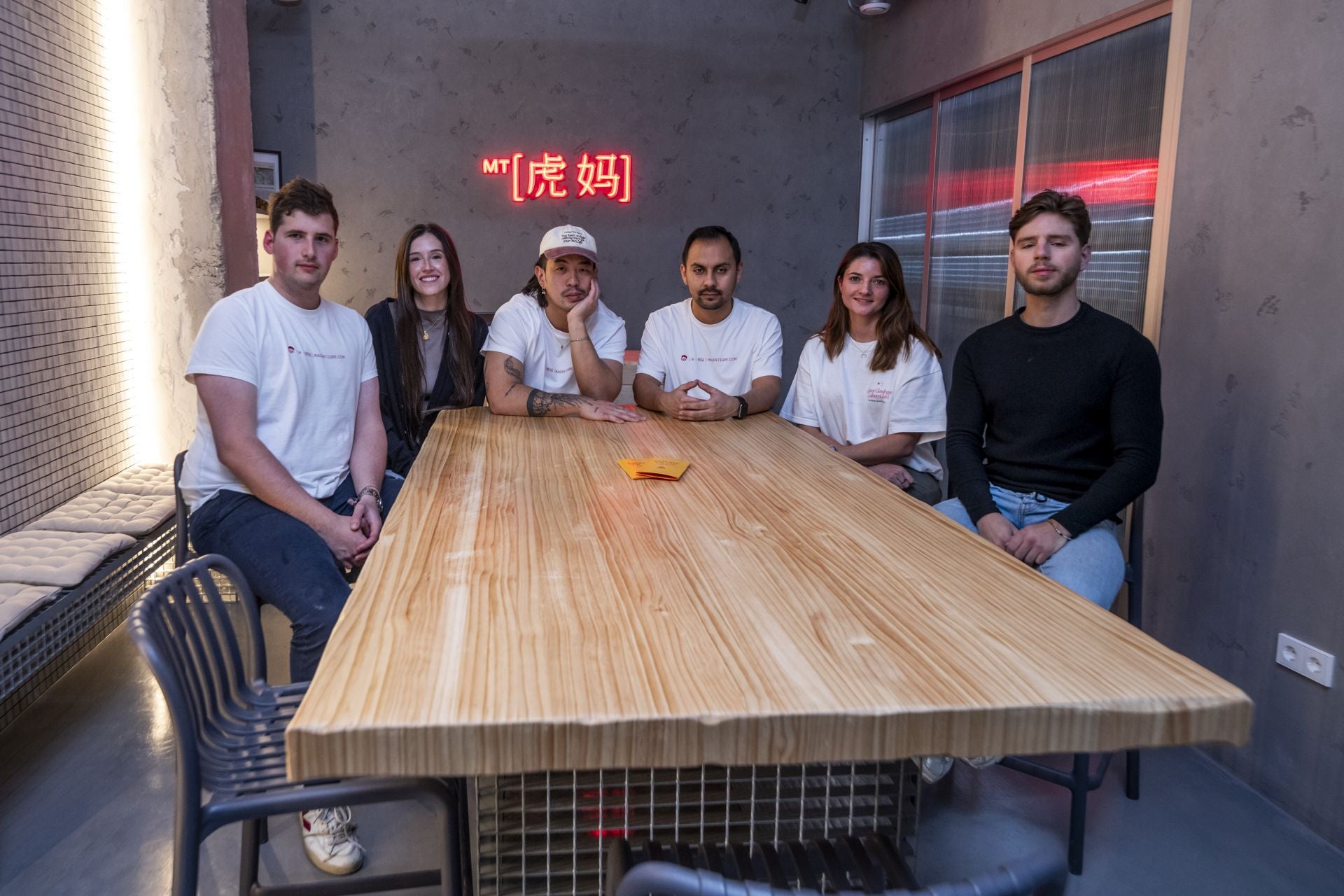 Madre Tigre, el nuevo local de comida callejera china en Murcia, en imágenes