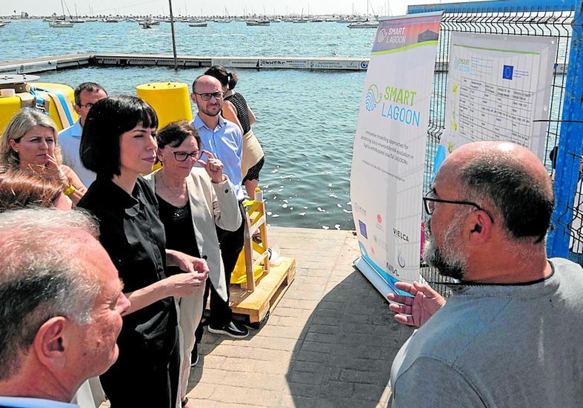 La ministra de Ciencia, Diana Morant, en una visita a San Pedro del Pinatar en junio de 2022.