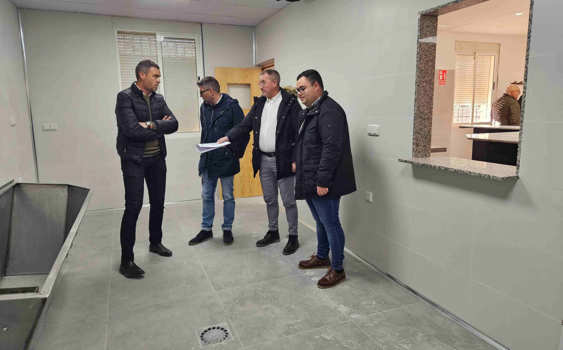 Visita a una de las dependencias del Centro Social de La Encarnación.