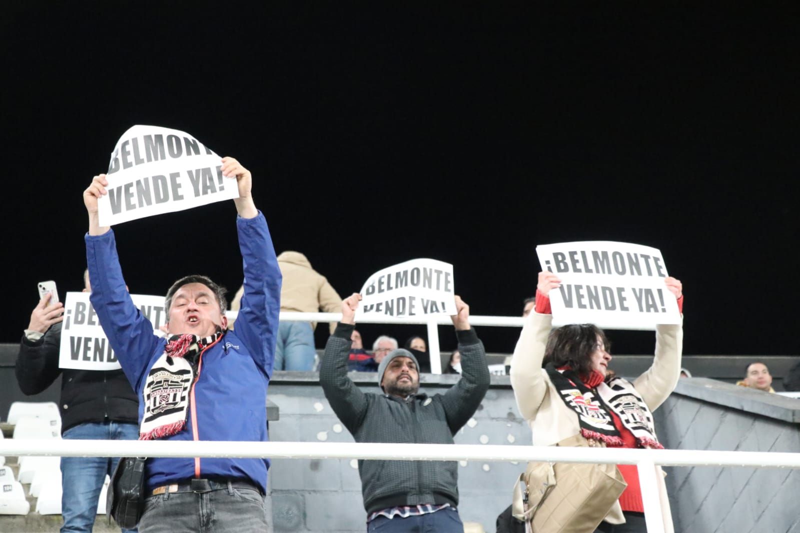 La derrota del Cartagena frente al Oviedo, en imágenes